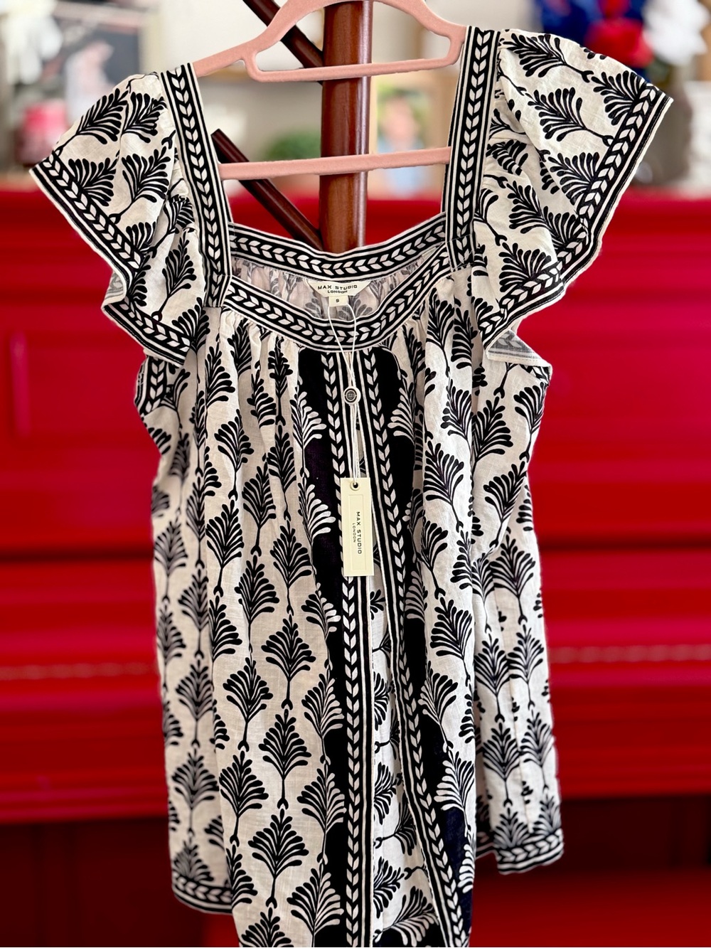 ✨NWT✨ Max Studio Black and Cream Flutter Sleeve Button-Front Blouse S